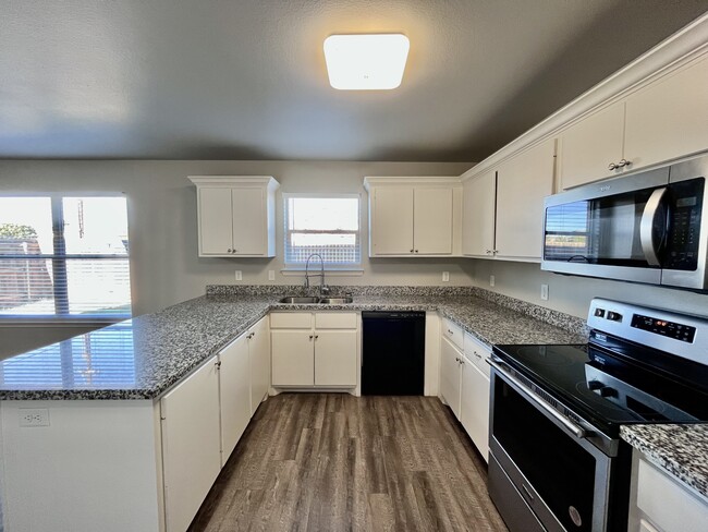 Building Photo - 3450 Itasca St