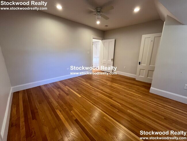 Building Photo - 90 Lyndhurst St
