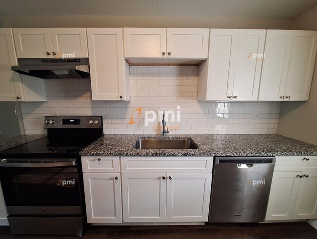 Primary Photo - 217 Greenbriar Dr