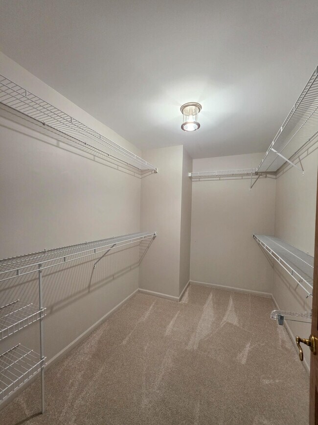 Building Photo - 3427 E Dobson Pl