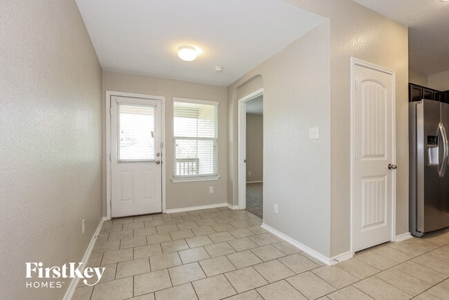 Building Photo - 7214 Pandora Wy
