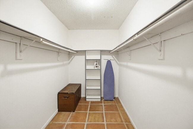 Building Photo - 6512 SW 112th Pl