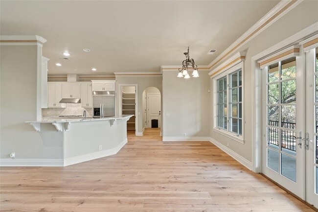 Building Photo - 11924 La Barzola Bend