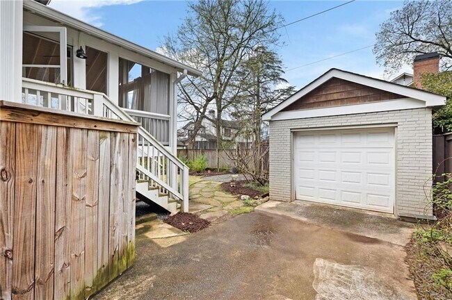 Building Photo - 193 Feld Ave