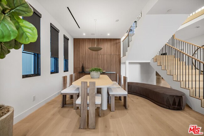 Building Photo - 4256 Camellia Ave