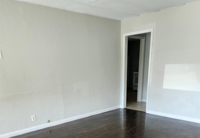 Building Photo - 6118 Anderson St