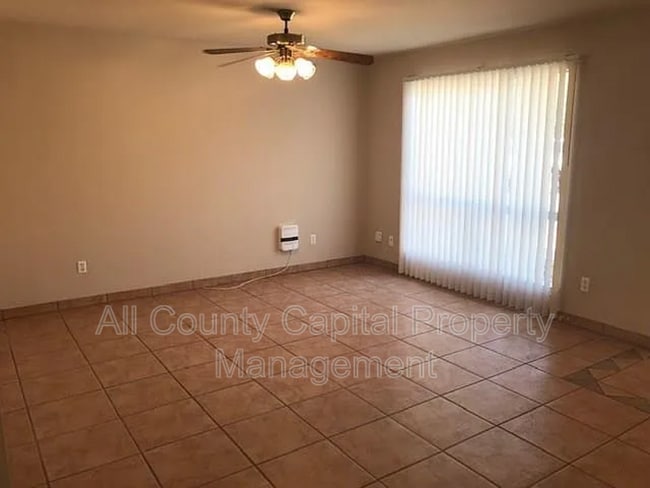 Building Photo - 902 Quartz Ct