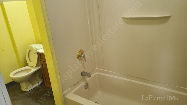 Building Photo - East Toledo Home for Rent