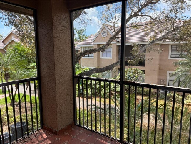 Building Photo - 15570 SW 105th Ln