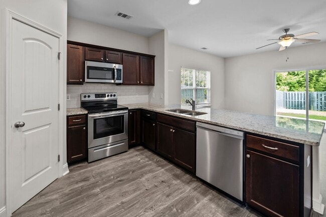 Building Photo - 147 Ainsdale Dr