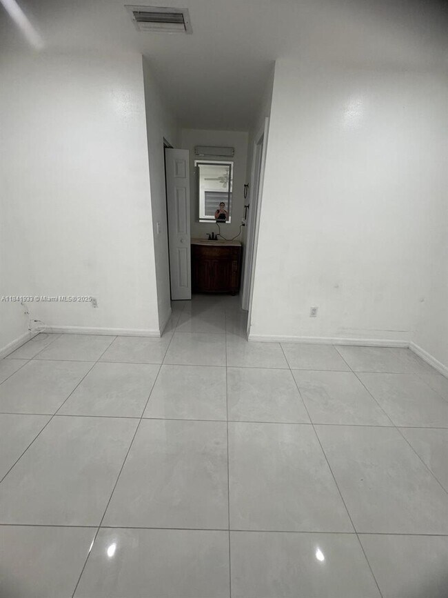 Building Photo - 26680 SW 125th Ave