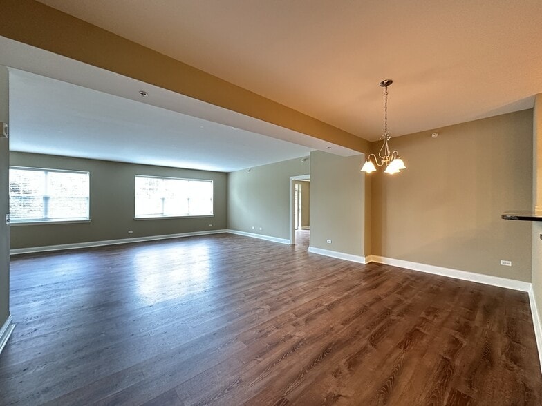 Building Photo - 2 Itasca Place