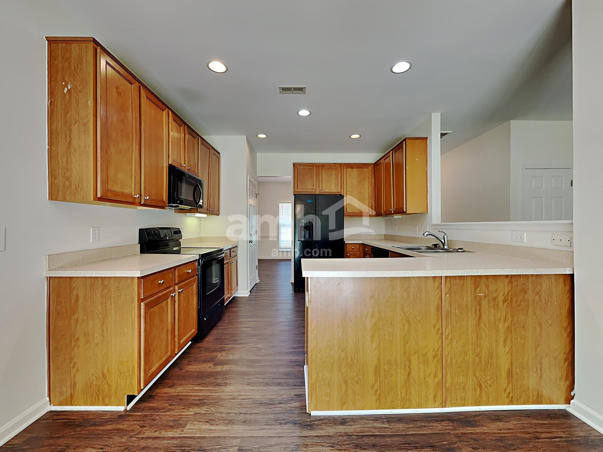 Building Photo - 4095 Shadetree Dr