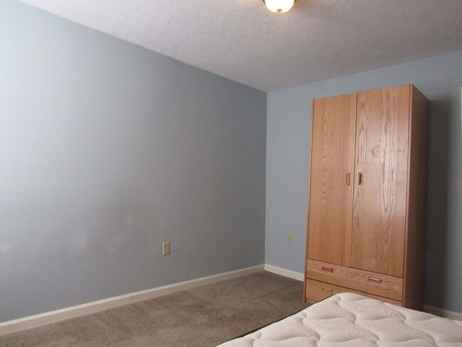 Building Photo - 1100 RES