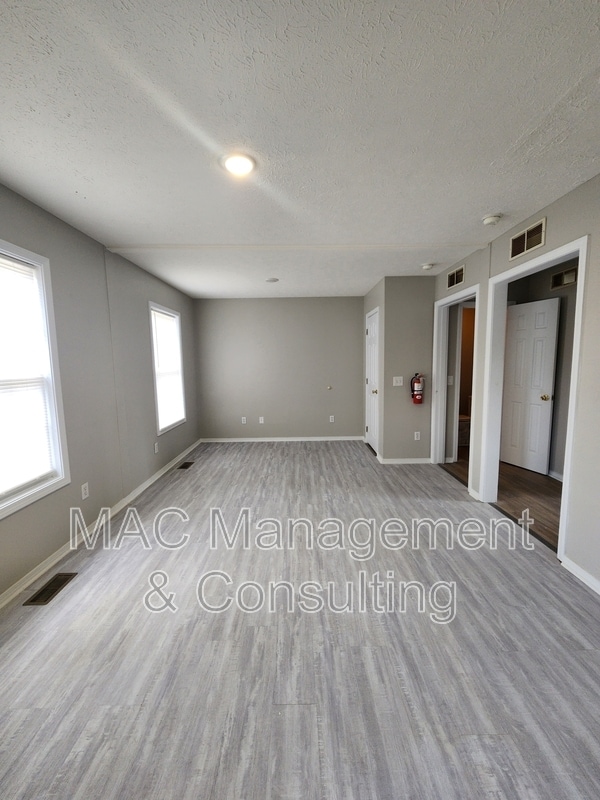 Building Photo - 1325 Virginia Ave