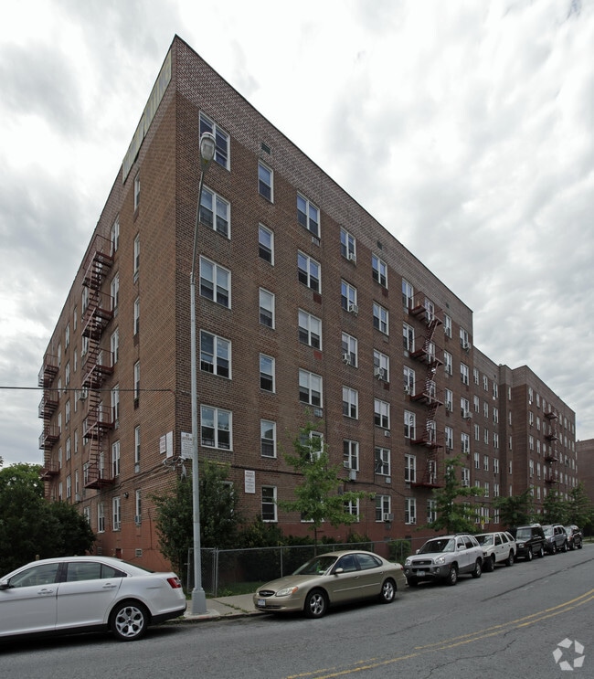 Building Photo - St George Plaza
