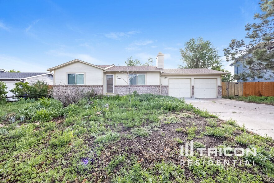 Primary Photo - 3250 Mirage Dr