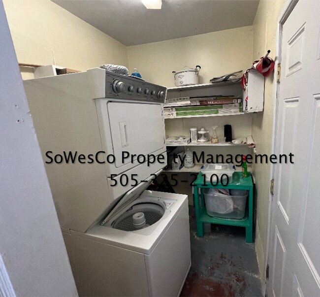 Building Photo - Three Bedroom Home in Central Farmington