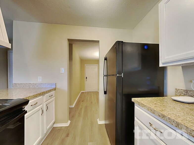 Building Photo - 9324 Timberbluff Rd