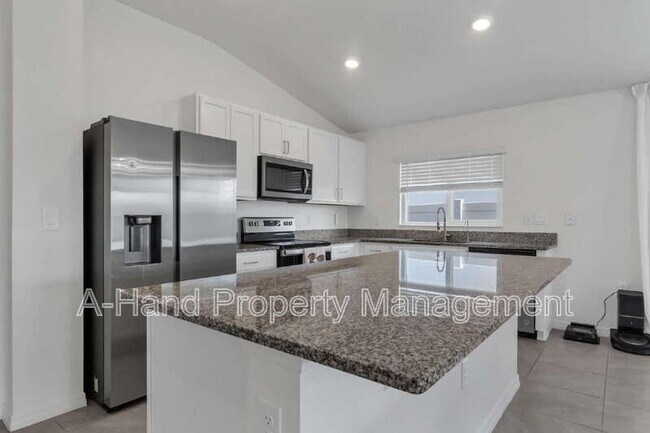 Building Photo - 3800 Whitetail Ct