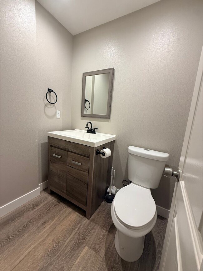 Building Photo - 874-876 North Orange St