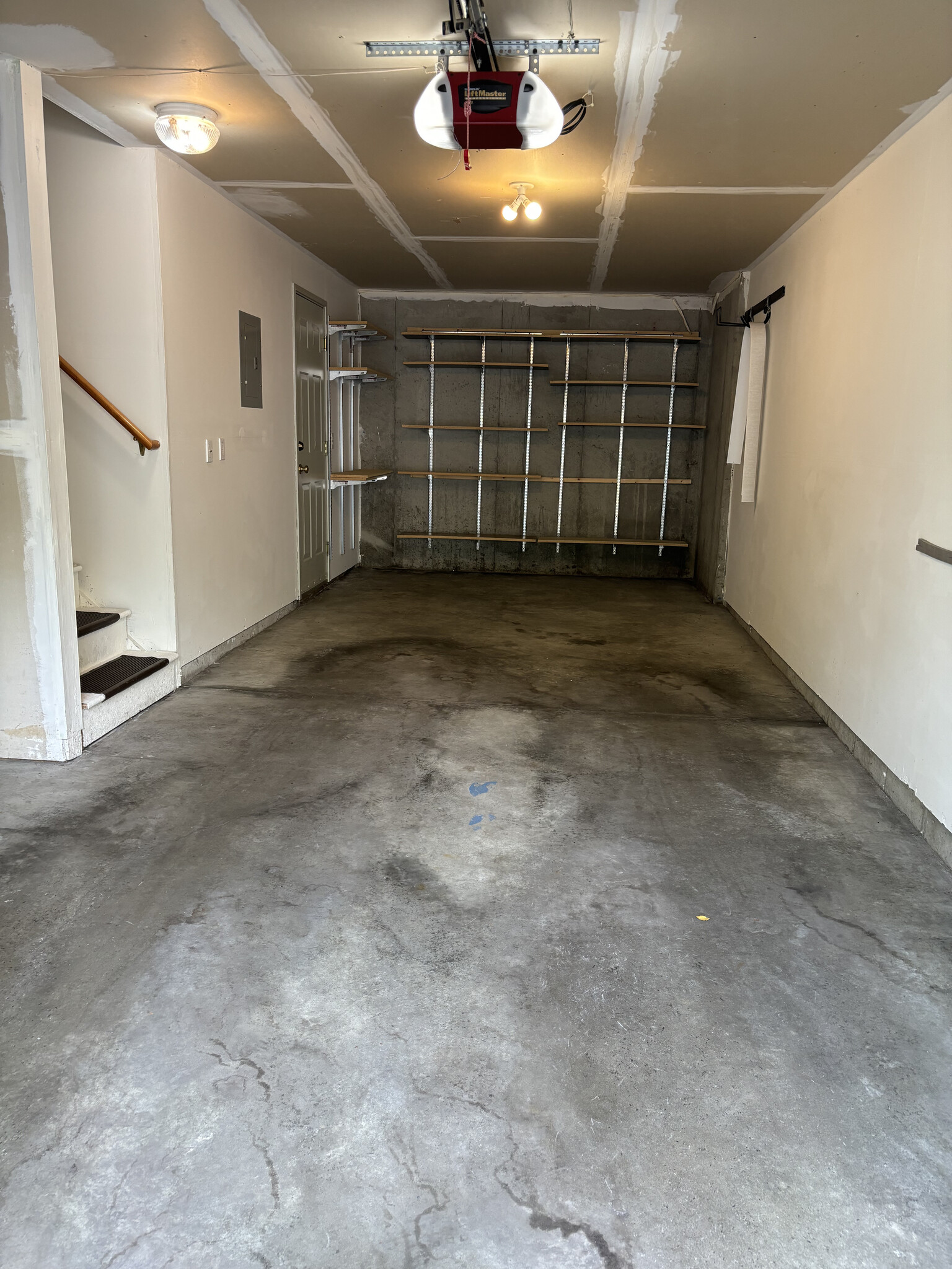 garage interior - 7792 Village Pl