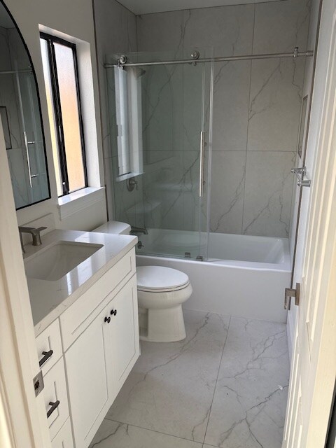 Building Photo - 205 39th St