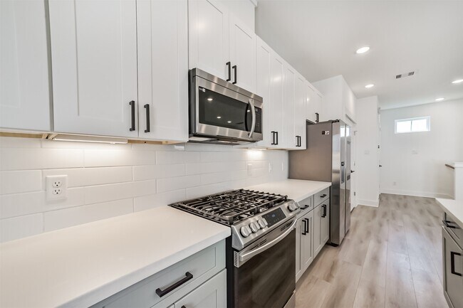 Building Photo - 8321 Springwood Cyn Ln