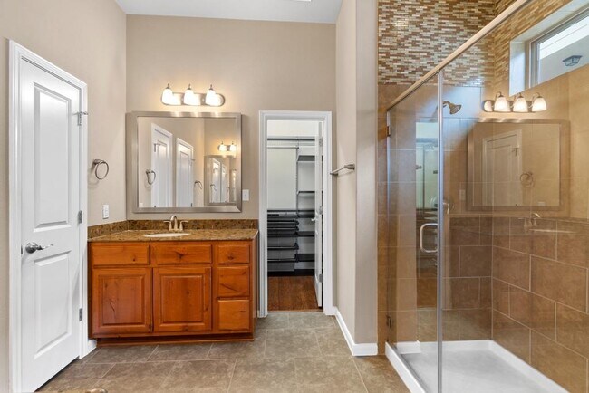 Building Photo - 121 Greene