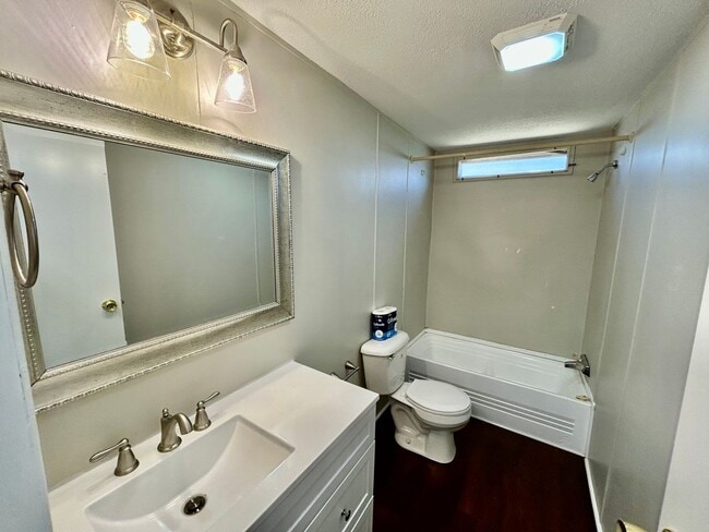 Building Photo - 2 Bedroom In Mount Sterling!