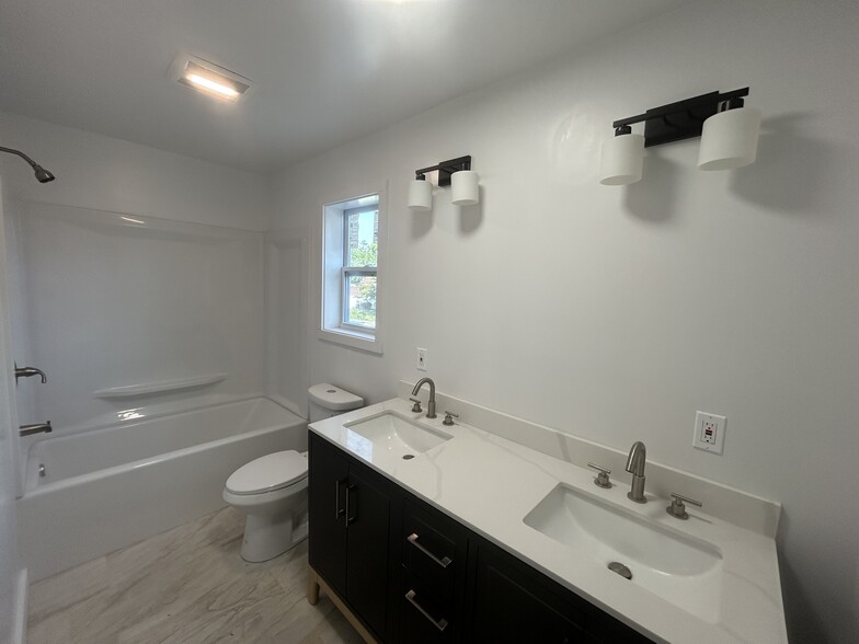 Second floor bathroom - 2141 Bradley Ave