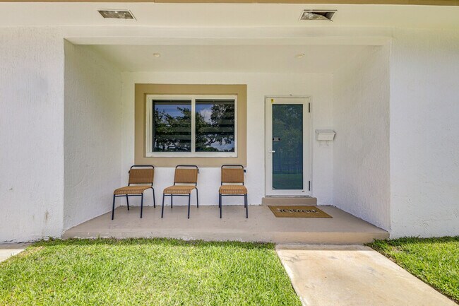 Building Photo - 1371 NW 131st St