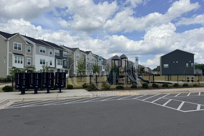 Building Photo - 3018 Brellon Ln