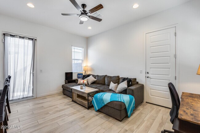 Building Photo - 7694 W Desert Spoon Dr