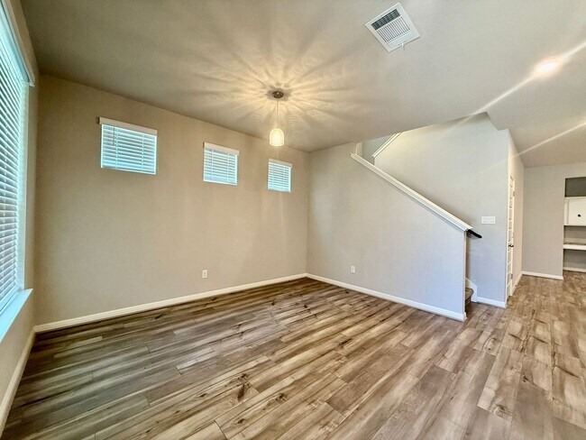 Building Photo - 12930 Lilly Pass