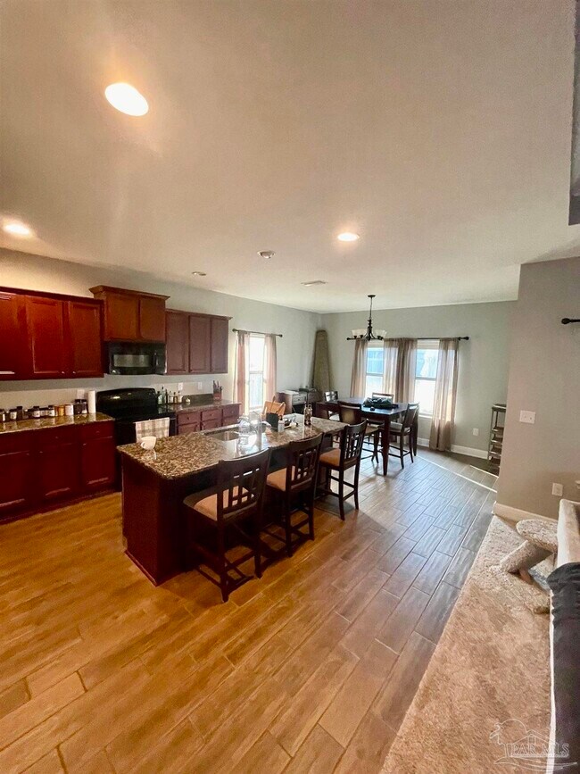 Building Photo - 4632 Dupont Cir