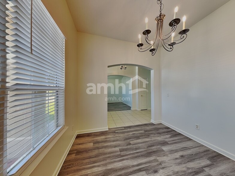 Building Photo - 3748 Juliet Leia Cir S
