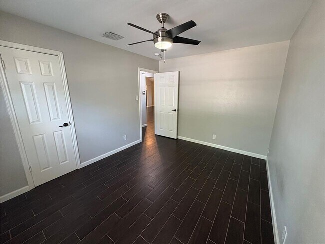 Building Photo - 307 Ridgewood Dr