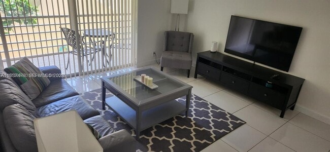 Building Photo - 959 SE 2nd Ave