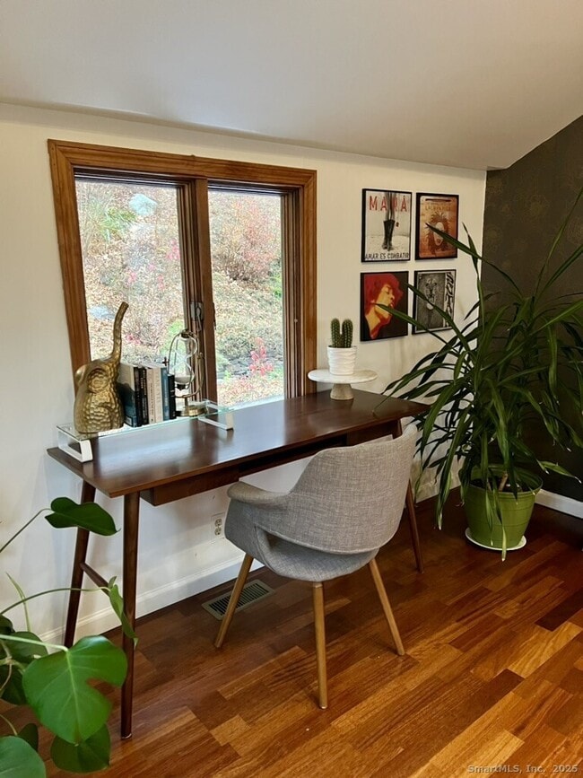 Building Photo - 106 Injun Hollow Rd