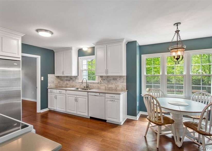 Kitchen - 8025 Secretariat Dr