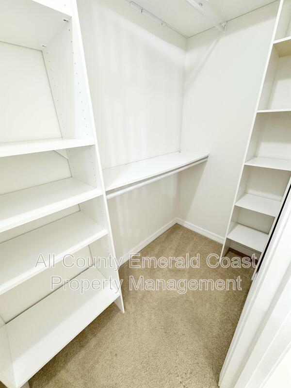 Building Photo - 293 Dahlquist Dr