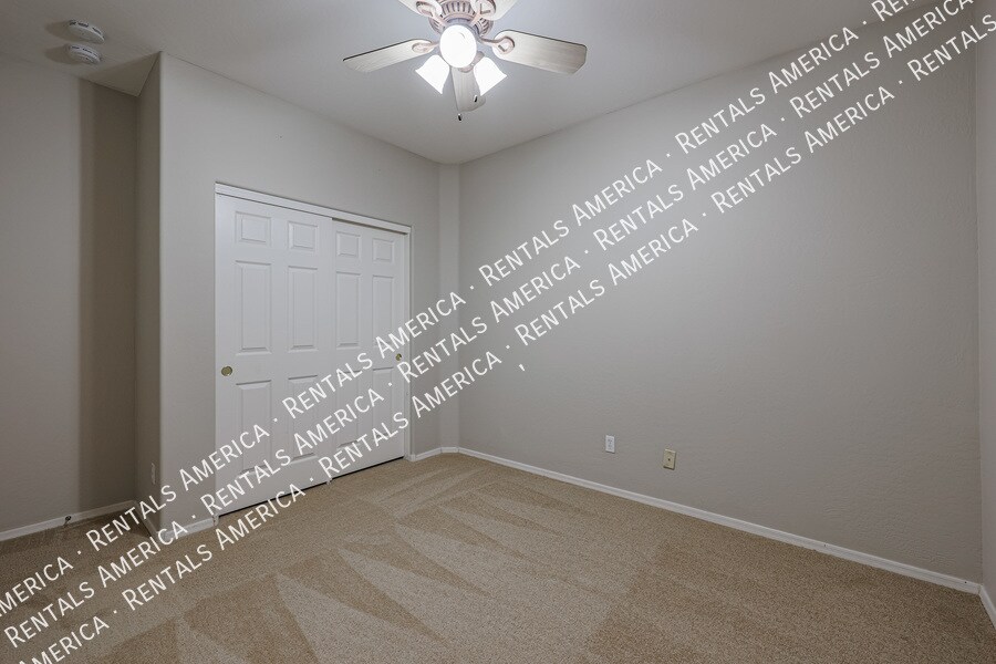 Building Photo - 1705 E Aloe Pl