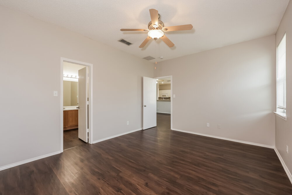 Building Photo - 6460 Downeast Dr