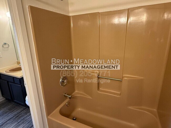 Building Photo - 10417 Victoria Dr