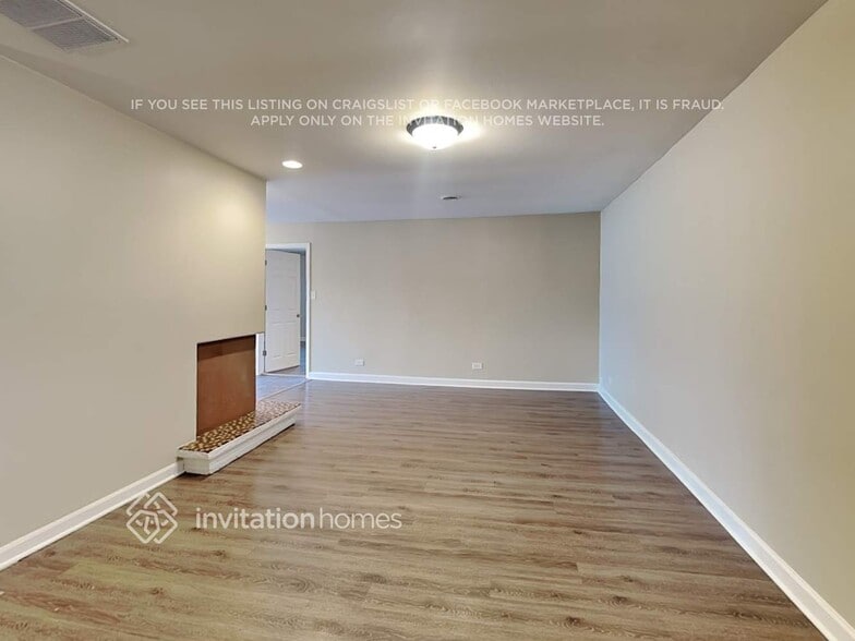 Building Photo - 5900 S Brainard Ave