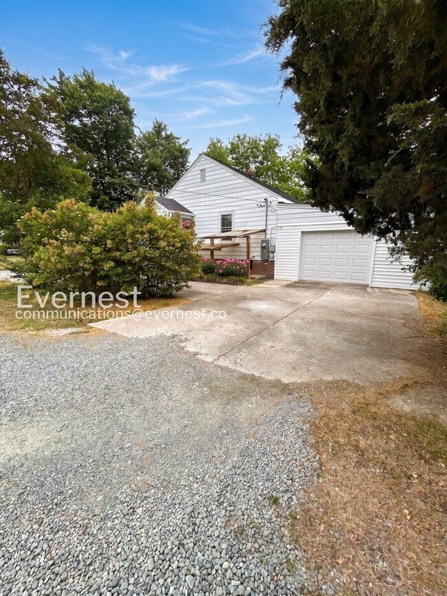 Building Photo - 433 Holt Ave