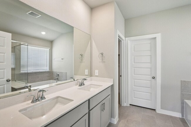 Building Photo - 5423 Kingdom Heights Blvd