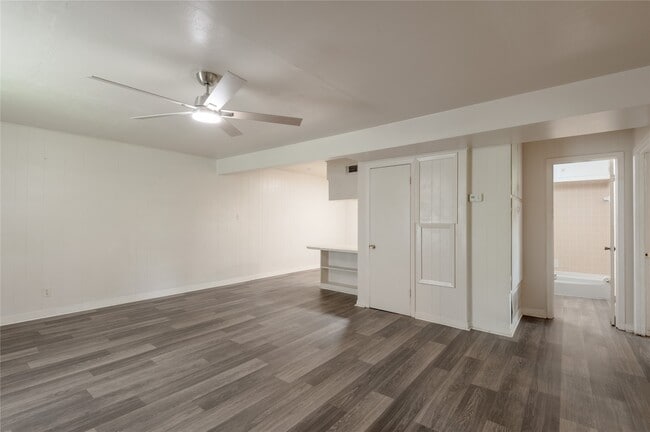 Building Photo - 525 12th St