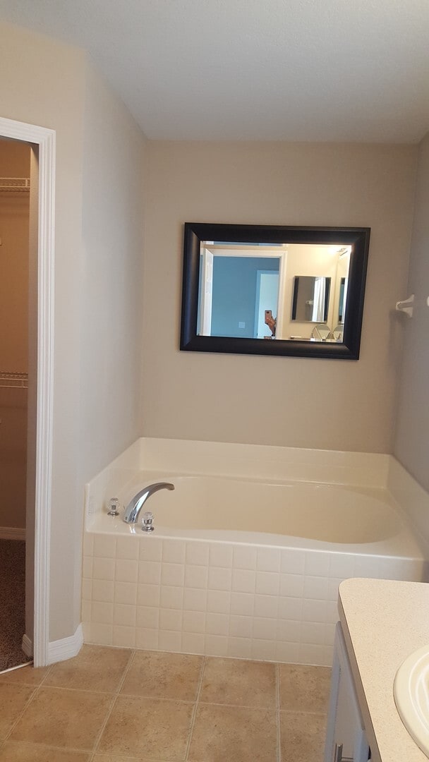 Building Photo - 3 bedroom 2 bath home